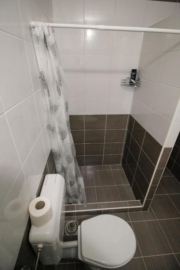 Apartments Station 科尼茨 外观 照片